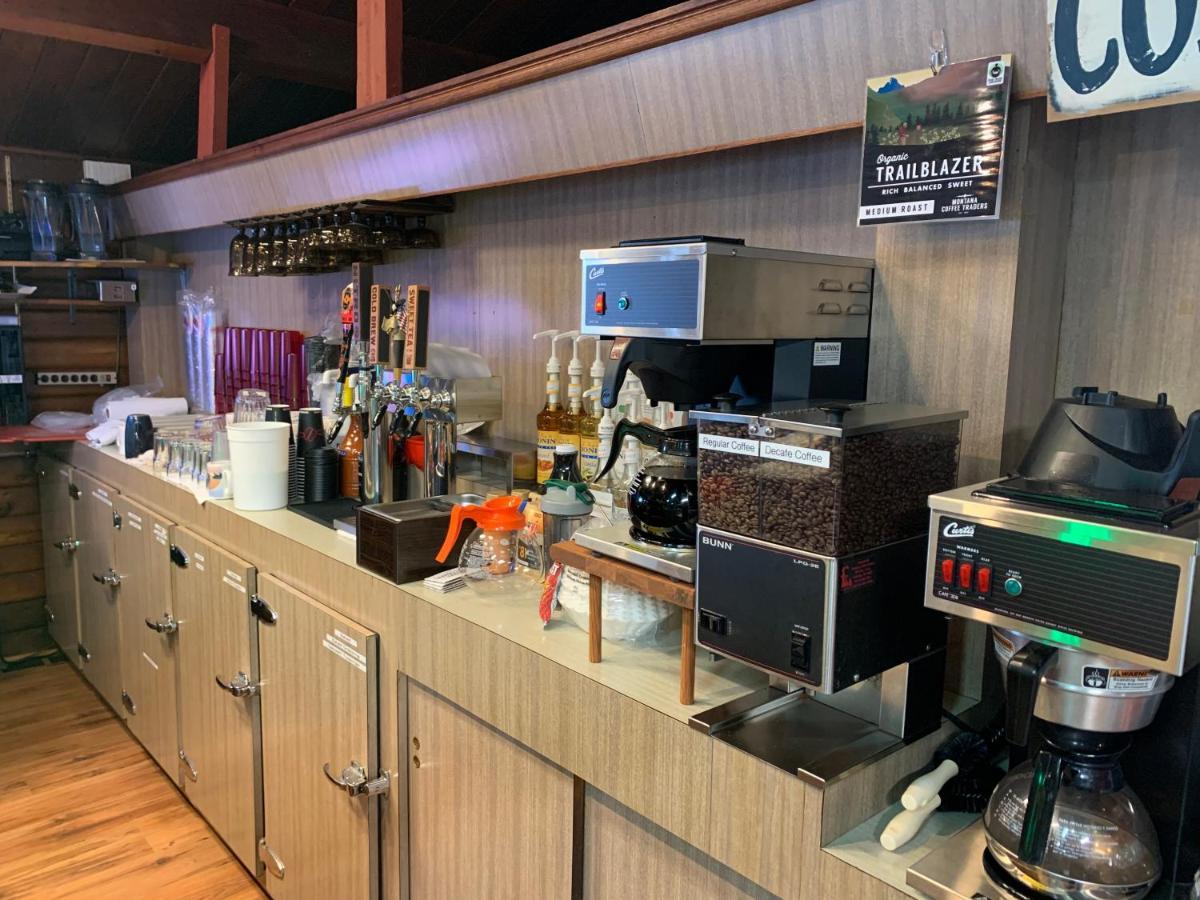 Glacier Haven Inn Pinnacle Buitenkant foto